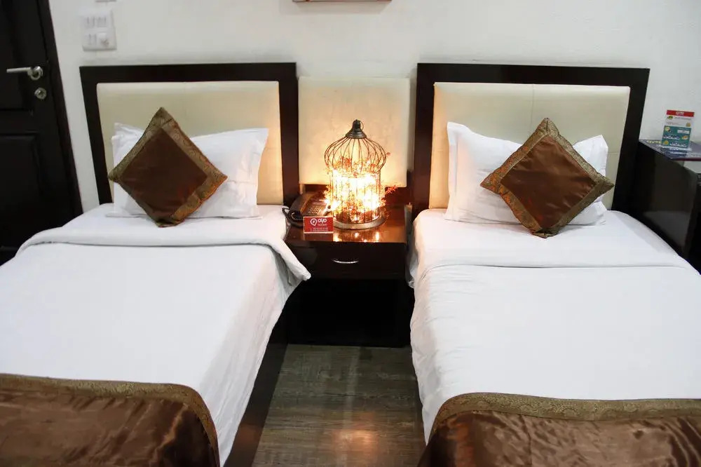 OYO Rooms Hauz Khas District Park