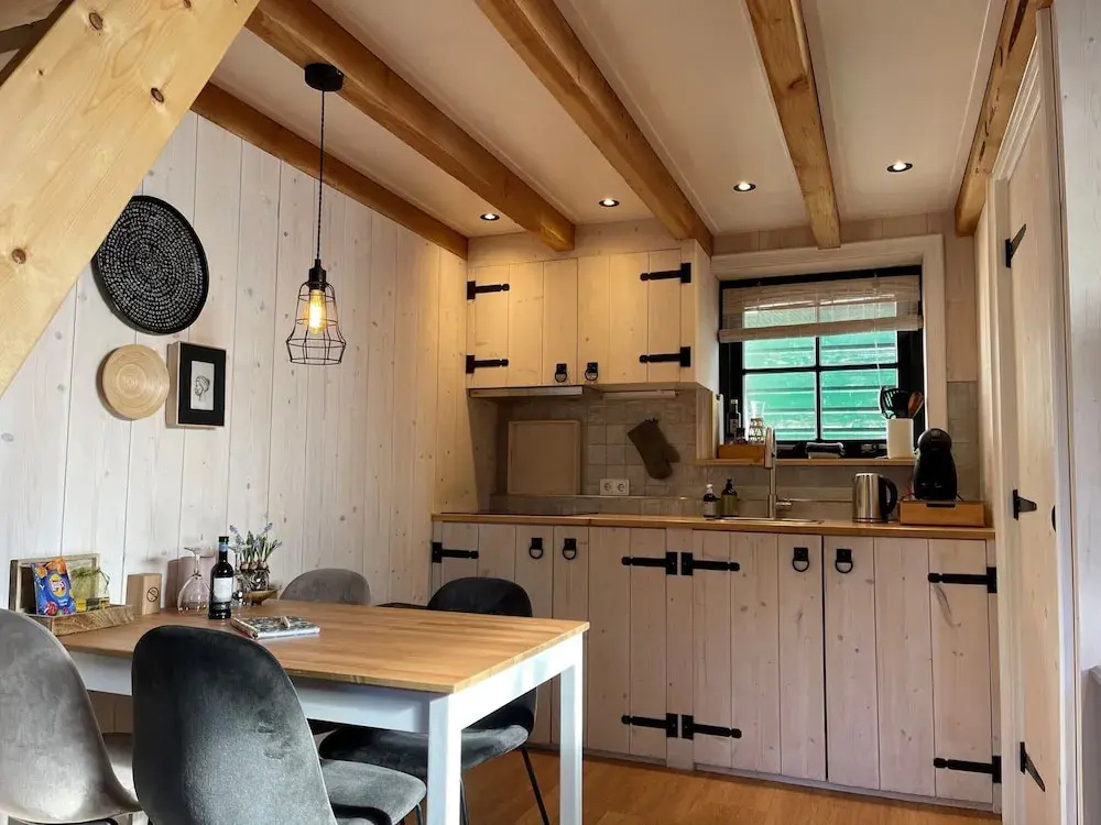 Inviting Chalet in Monnickendam With Garden