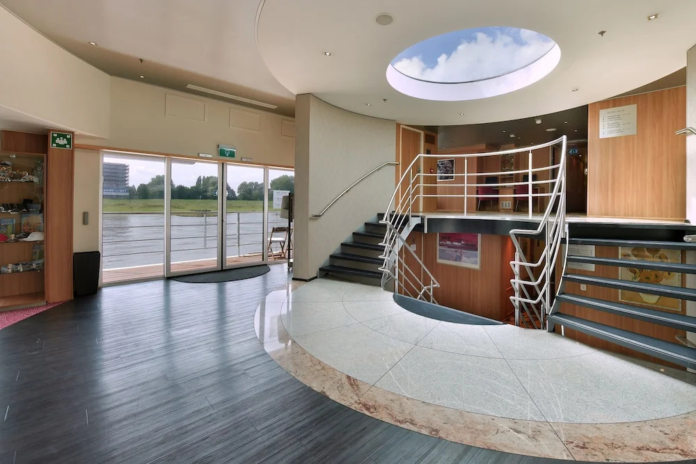 Hotelships Holland - HS Leonora - Messe