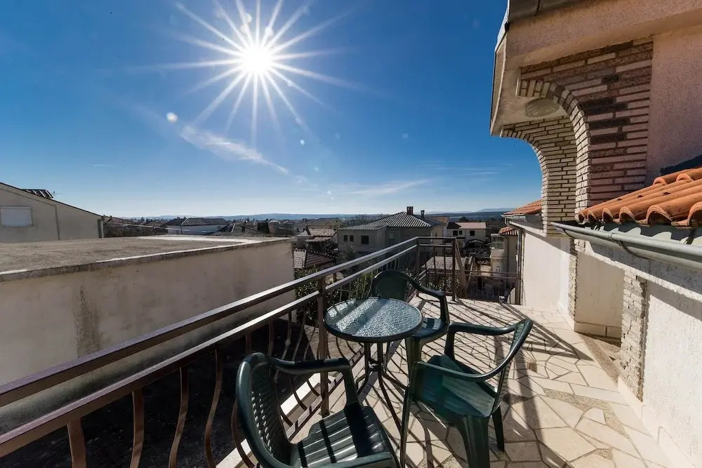 Apartment Eni