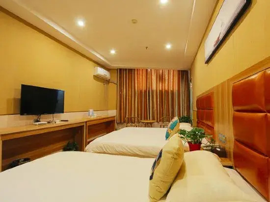 Shenghe Boutique Hotel (Zhengzhou High-speed Railway East Station Jicheng Metro Station)