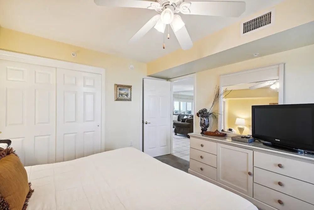 Seacrest 504 is a Gulf Front 2 BR on Okaloosa Island by RedAwning