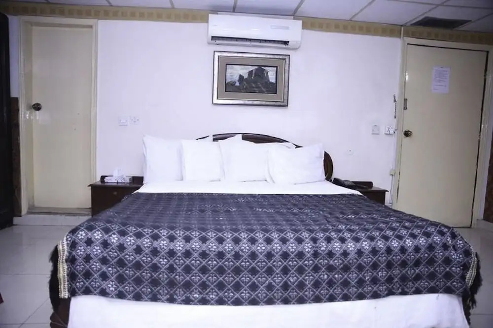 Mars Hotel Lahore