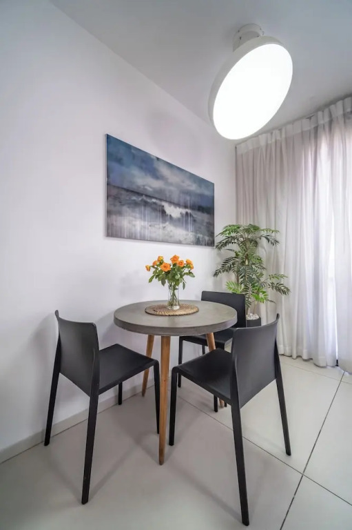 Stylish 1BR Beach-Front Apt w Sea View
