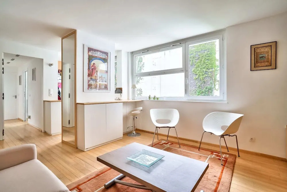 Charming 3 Room Apartment - Paris