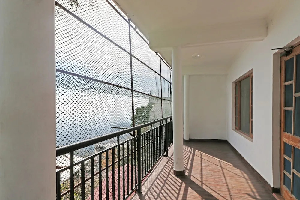 OYO 13042 Home Elegant 3BHK Picture Palace