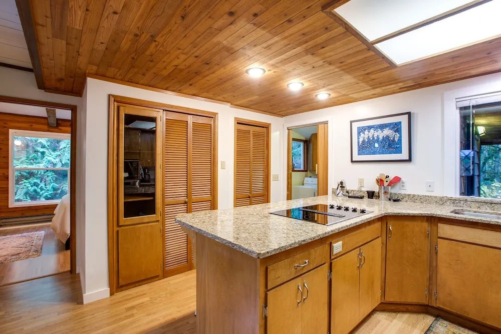 Snowline Cabin #45 - A Traditional Mountain Family Chalet!