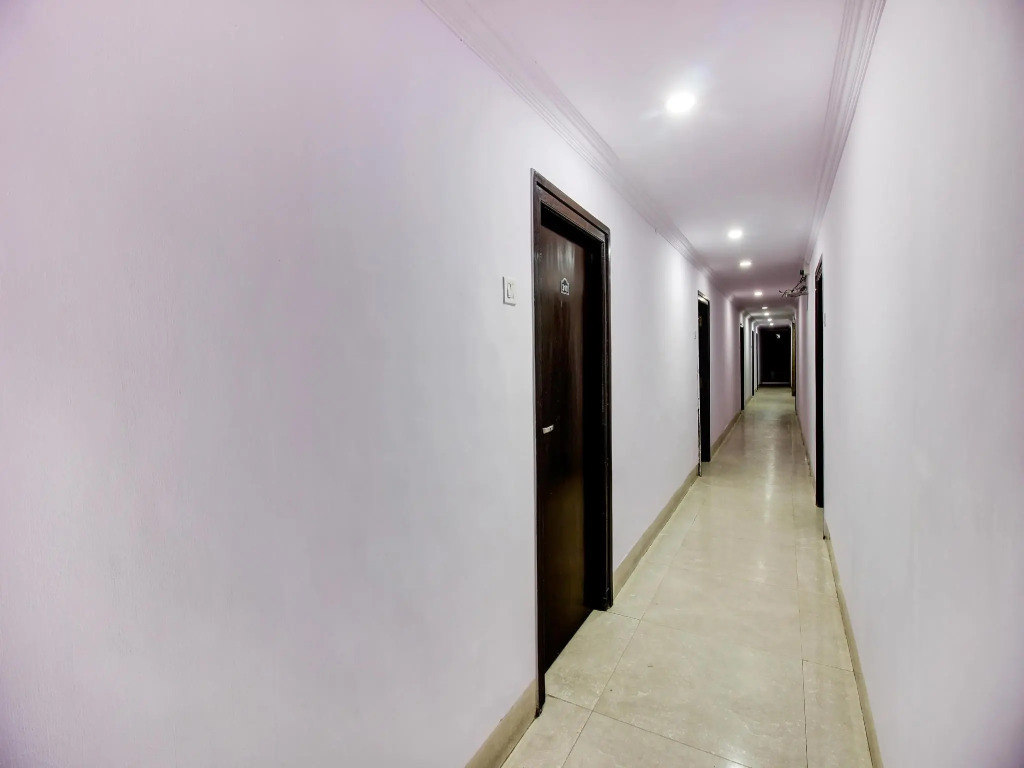 Collection O 36047 Hotel Srinivasa Residency