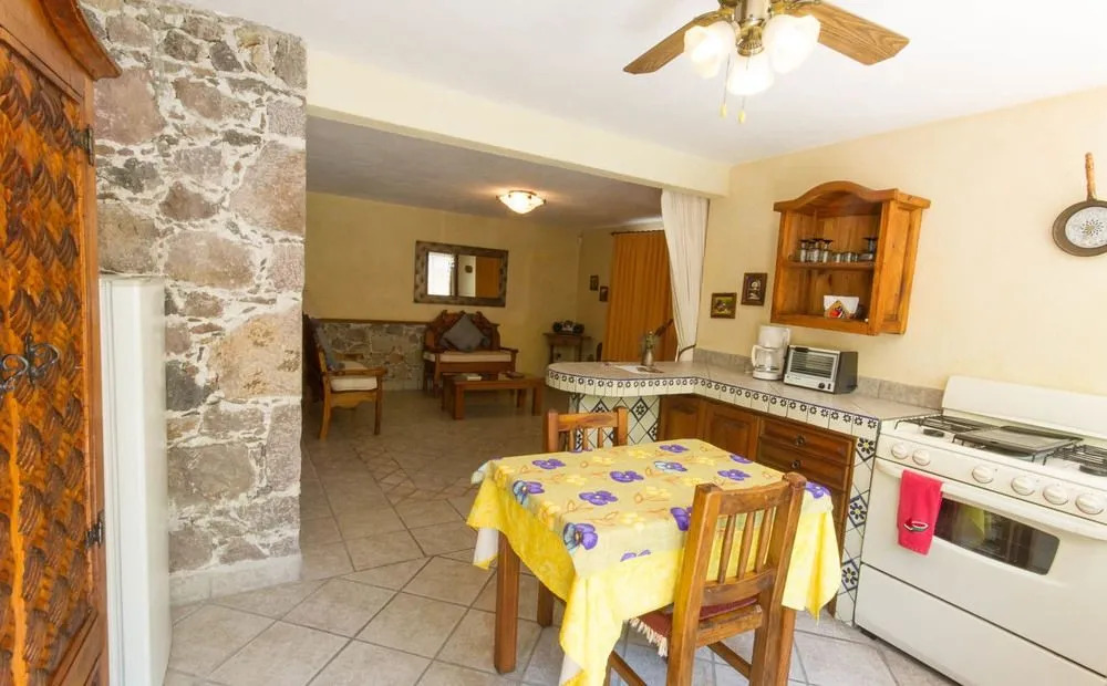 La Casa del Pirul - Boutique Villas Xichu