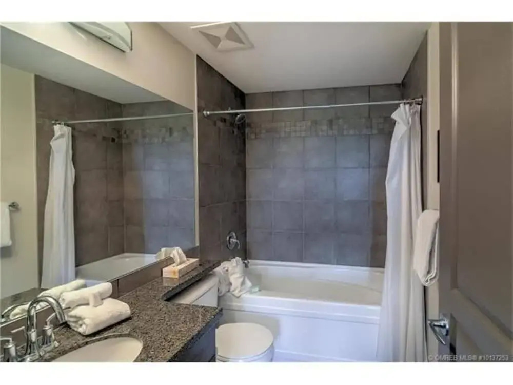 One of a Kind, Top Floor Apartment at Playa #632