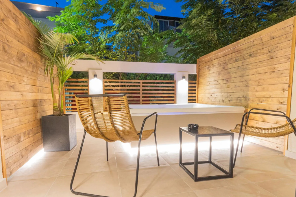 Cabana Blu Hotel & Suites