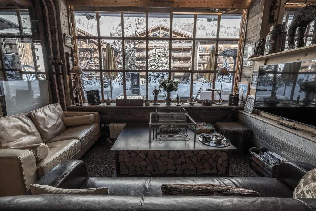 Everest Hotel