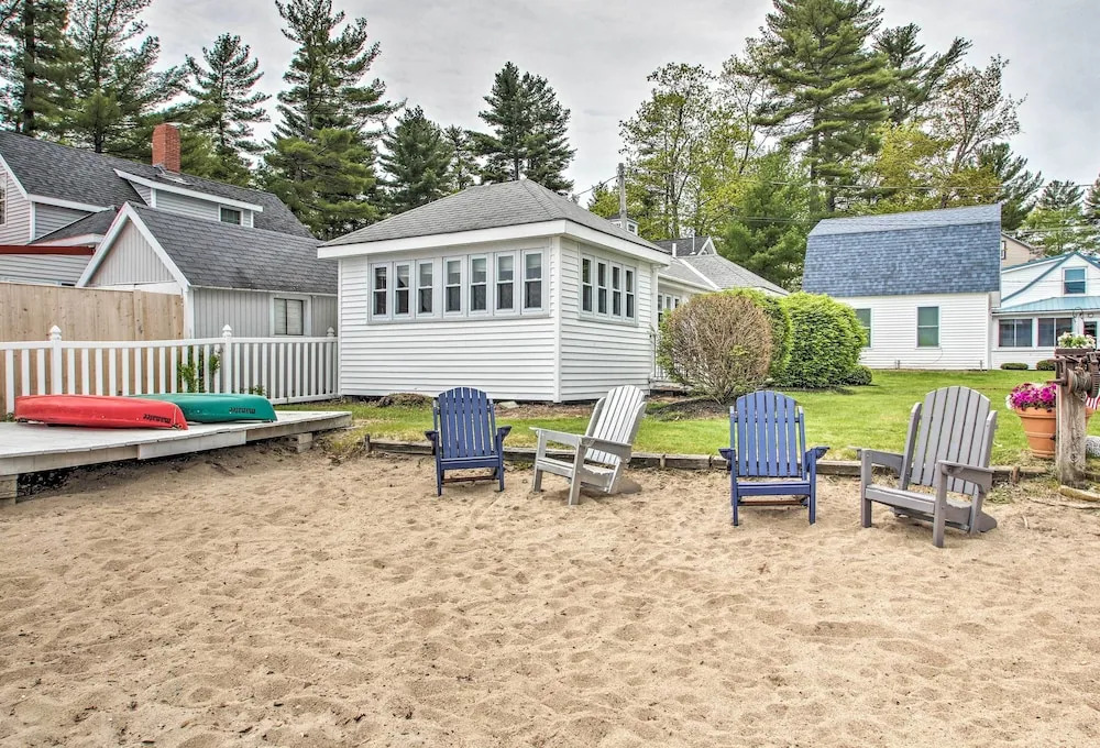 Sebago Lake Cottage w/ Patio + Beach Access!