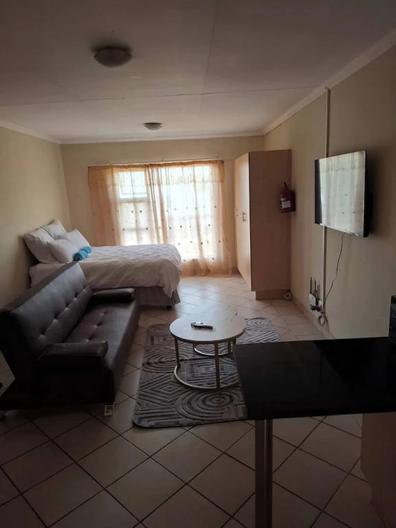Serene 1-bedroom Apartment in Bloemfontein