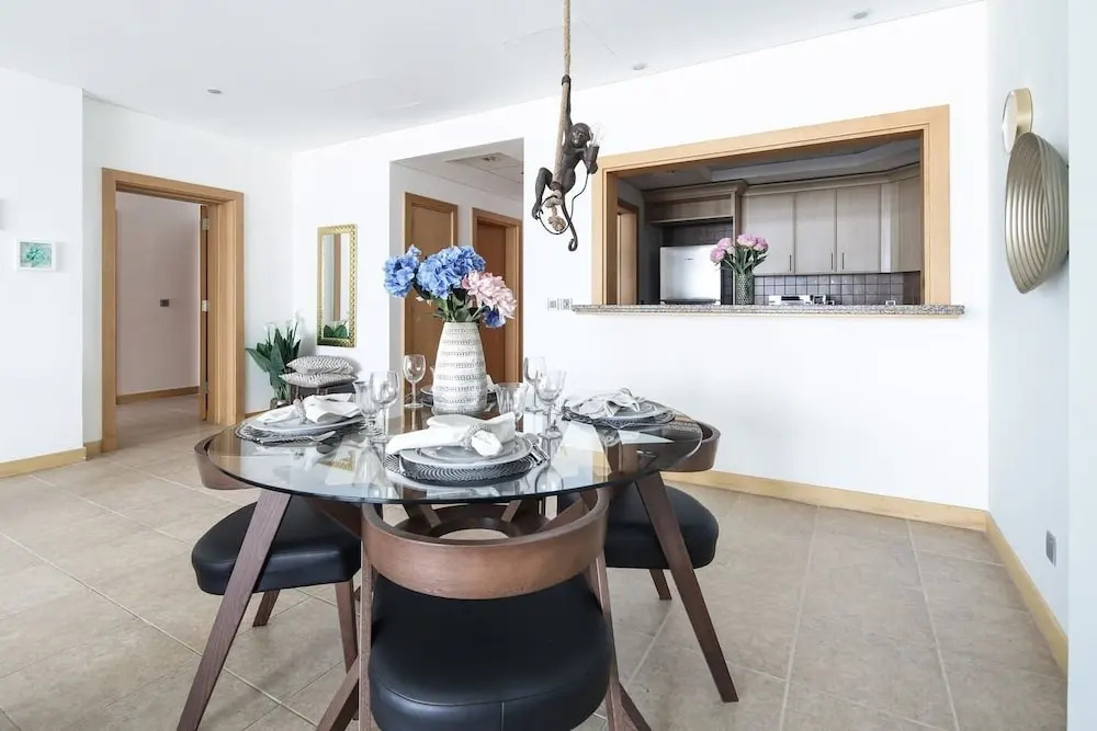 Sleek And Elegant 1BR on The Palm!