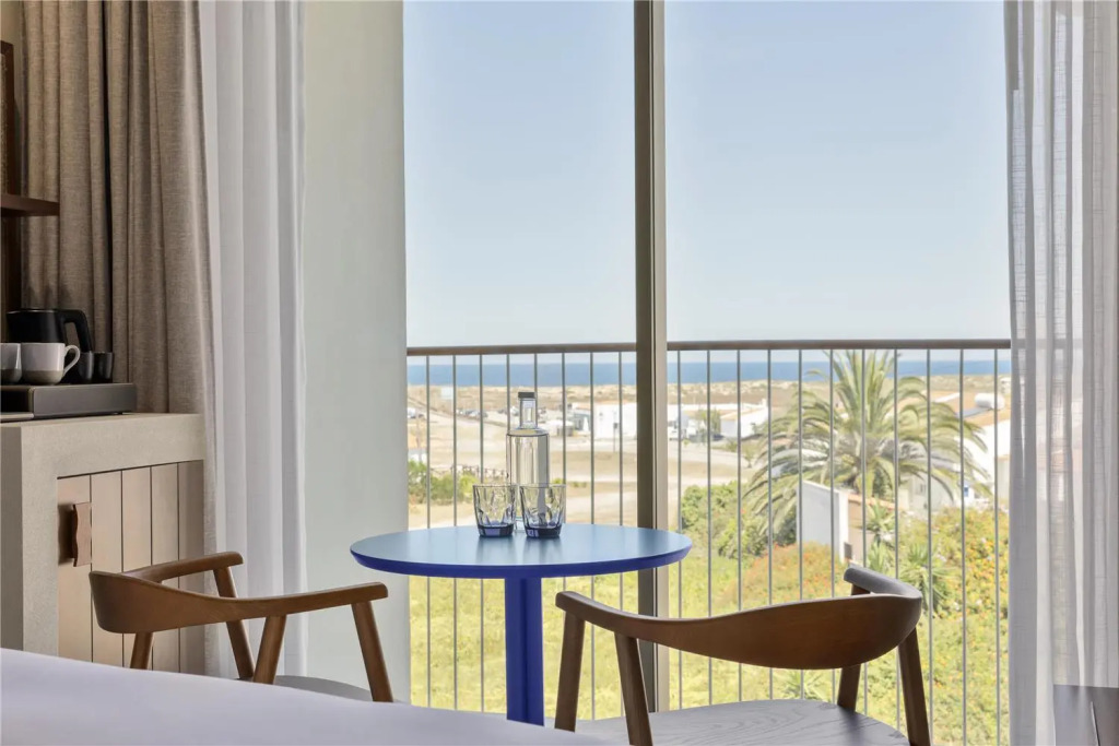 Amarello Hotel Praia Santo André, Tapestry Collection by Hilton