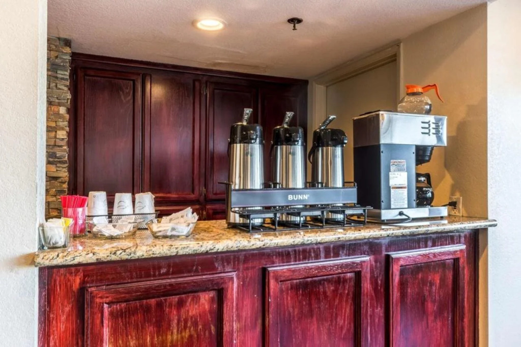 Hillstone Inn Tulare, an Ascend Collection Hotel
