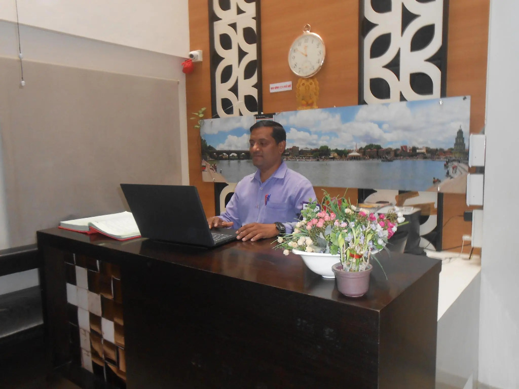 OYO 14455 Hotel Balaji Inn