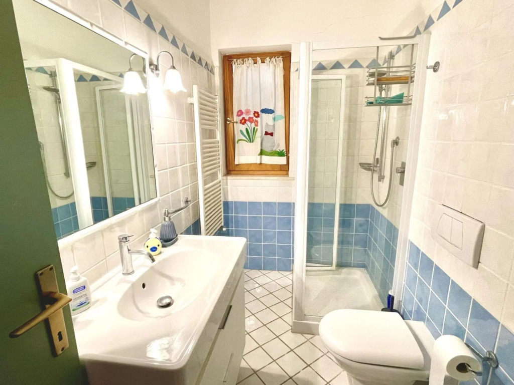 Villa in Posizione Panoramica-Villa Punta Pareti