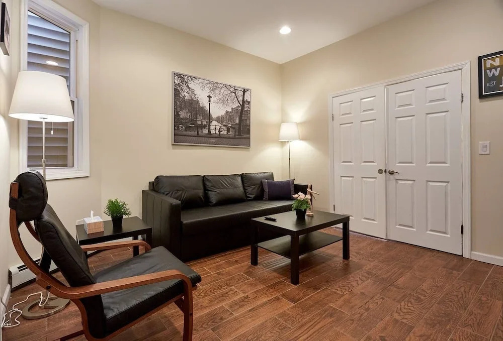 Cozy, modern Apartment 20min to NYC