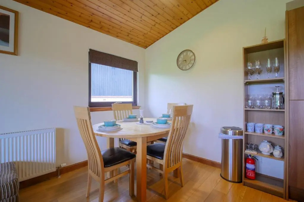 Glenview Chalet Park No 2