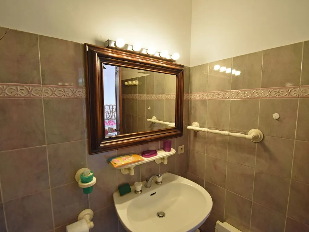 Villa in Fayence with Provençal Charm