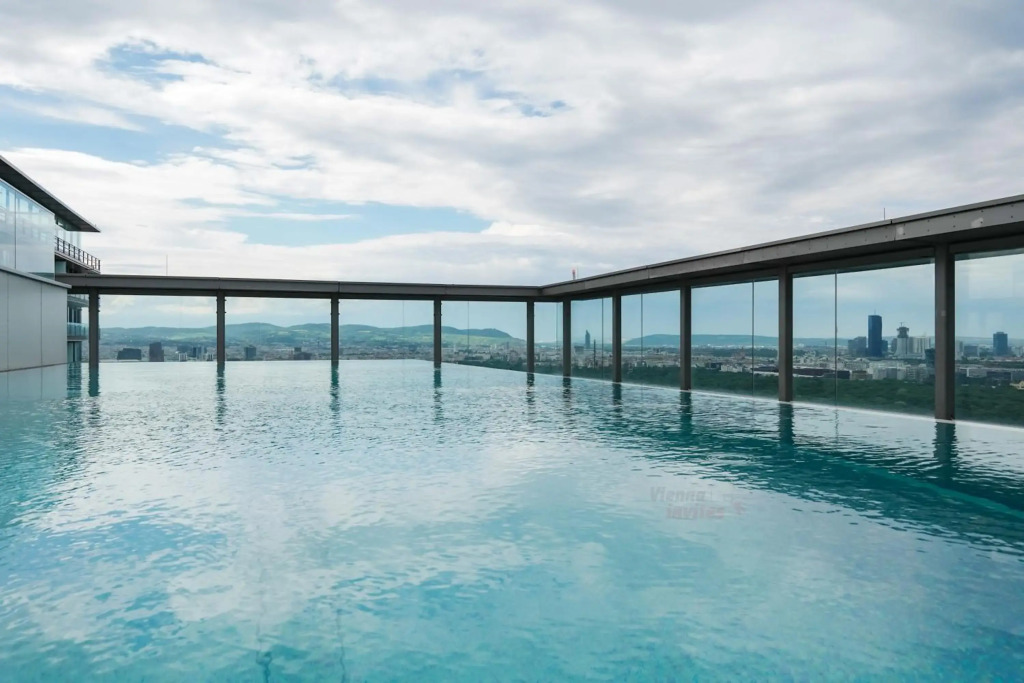 TrIIIple 7Heaven - Amazing View on top floor with rooftop pool