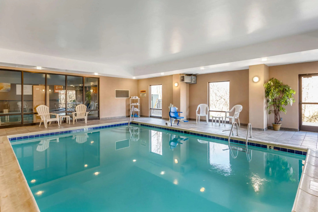 Comfort Suites South Point - Huntington