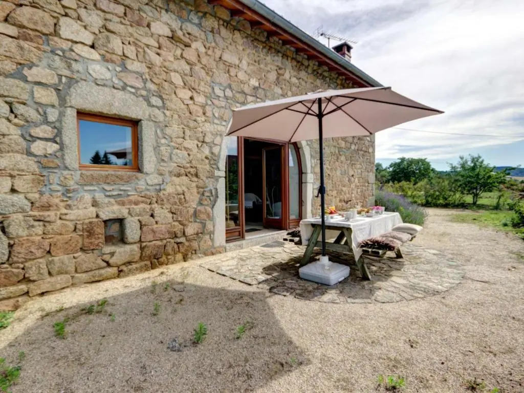 Gîte rustique 6 pers avec cheminée et grand jardin, animaux acceptés - FR-1-496-61