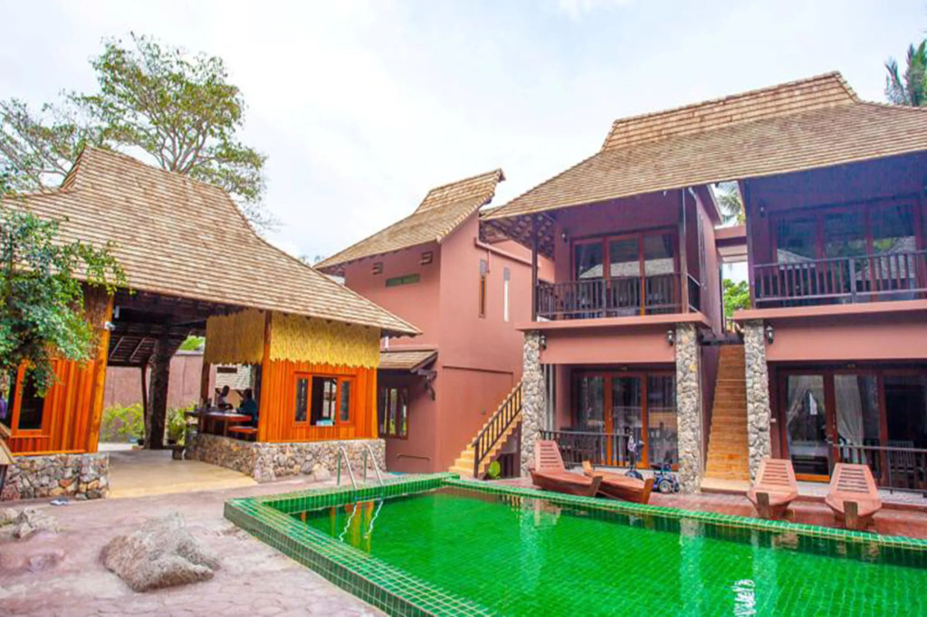 Koh Tao Beach Club