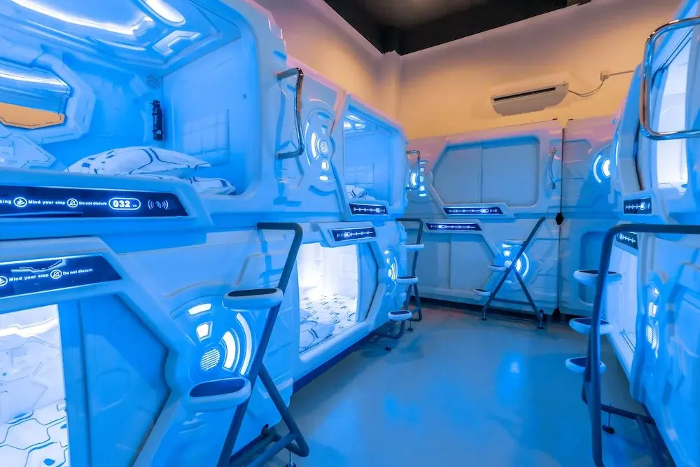 Hashtag.Capsule.Hostel