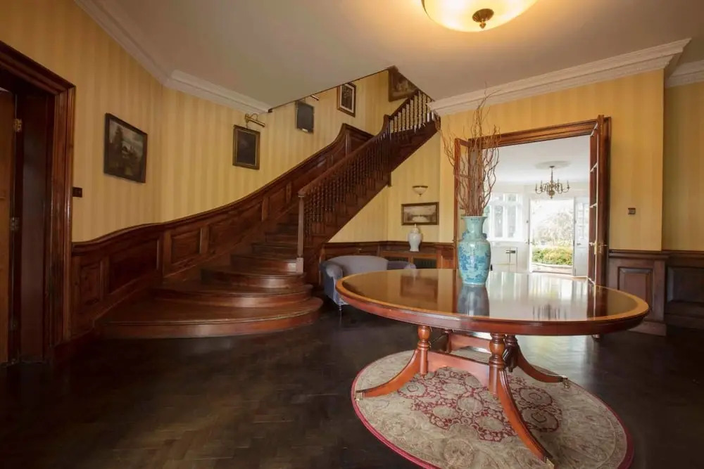 Sunningdale Mansion