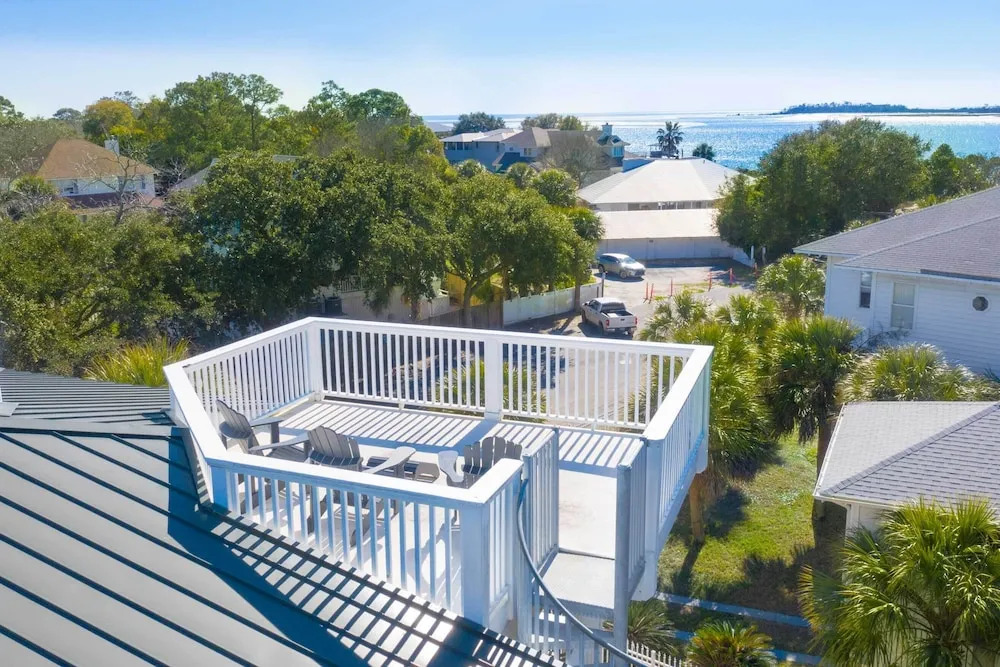 Tybee Island Home w/ Rooftop & Ocean Views!