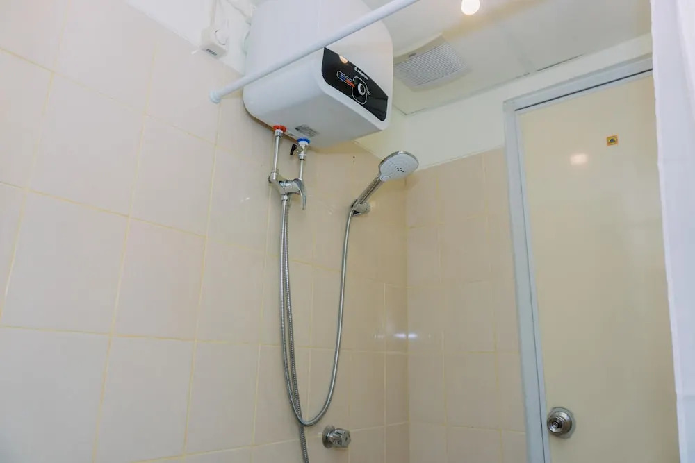 Modern And Tidy 1Br Serpong Greenview Apartment