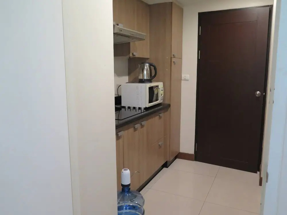 7A - 2 Bedrooms and 2 Bathrooms Located at Downtown Apartment With Shared Pool