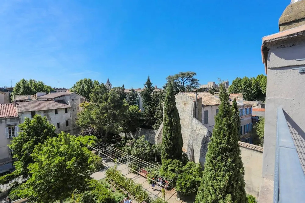 House With 6 Bedrooms In Avignon