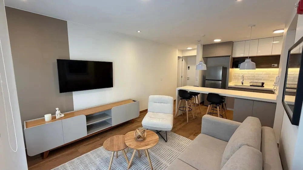 w Amazing and Cozy 2BR w Balcony in Miraflores