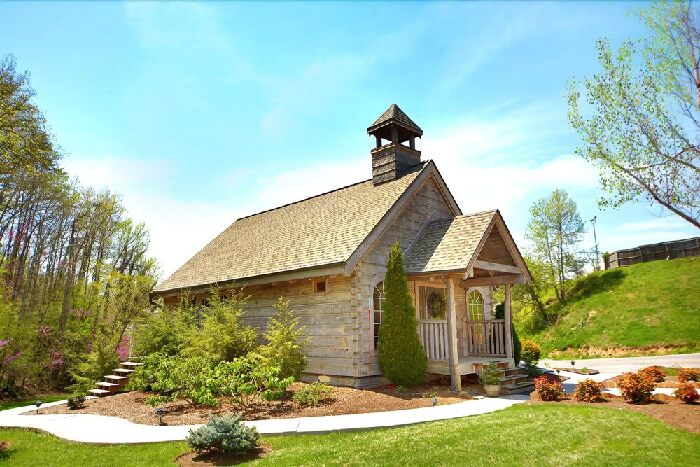 Wilderness Theater and Lodge 3 Bedroom Home with Hot Tub