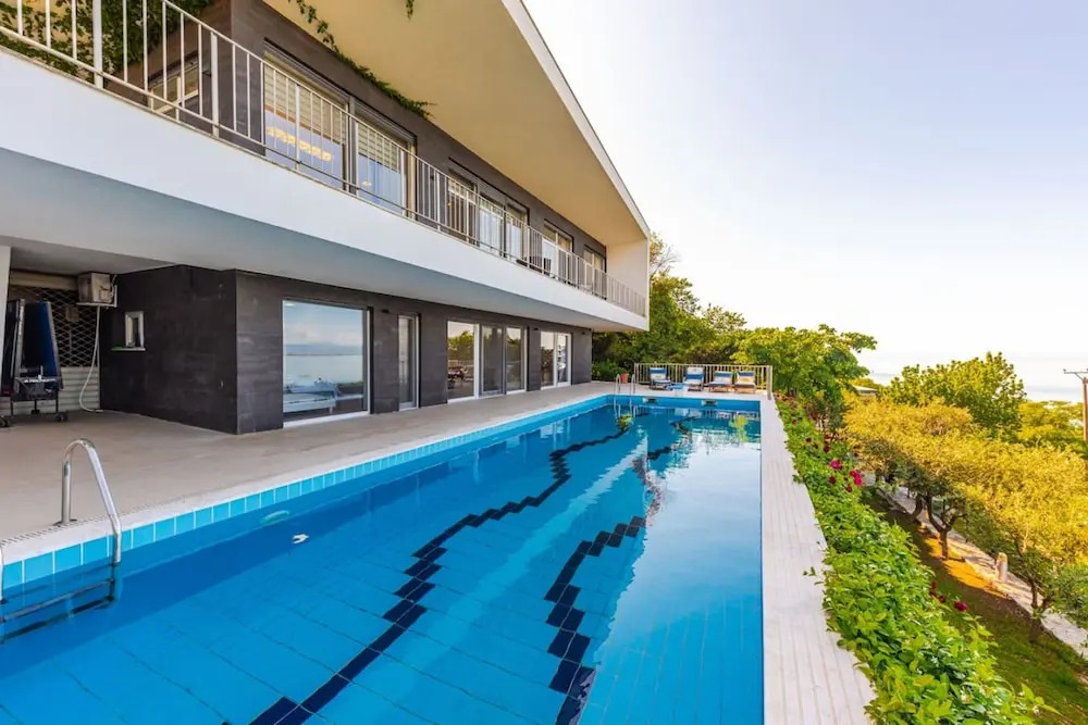 Sunrise - The Twin Villa by PikHost