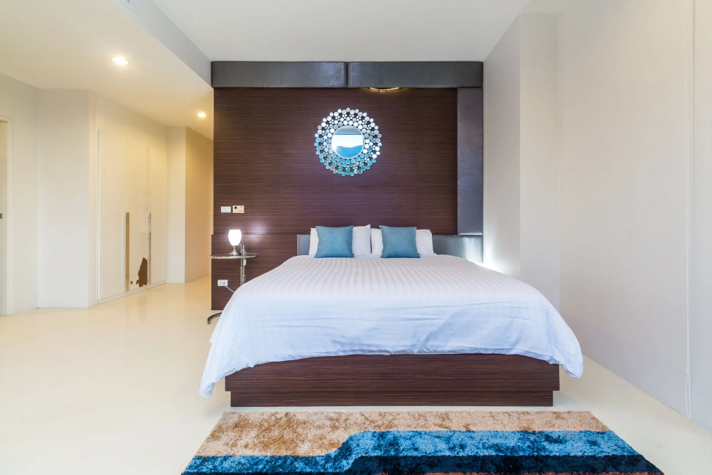 The Palm at Veloche Group by Lofty