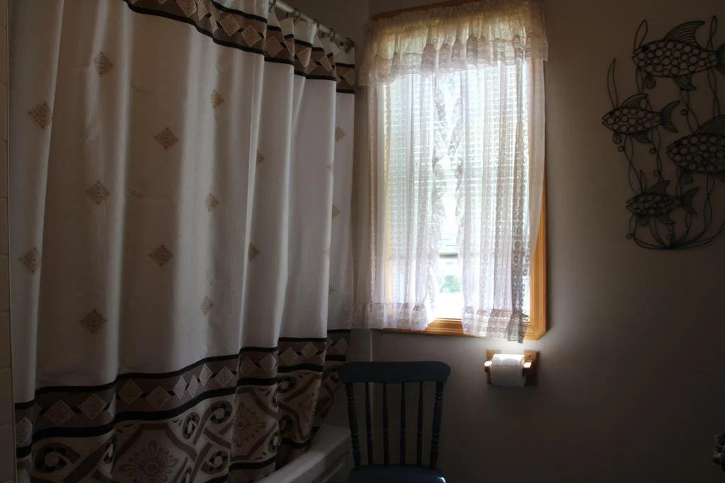 Sals Bed and Breakfast by the Sea