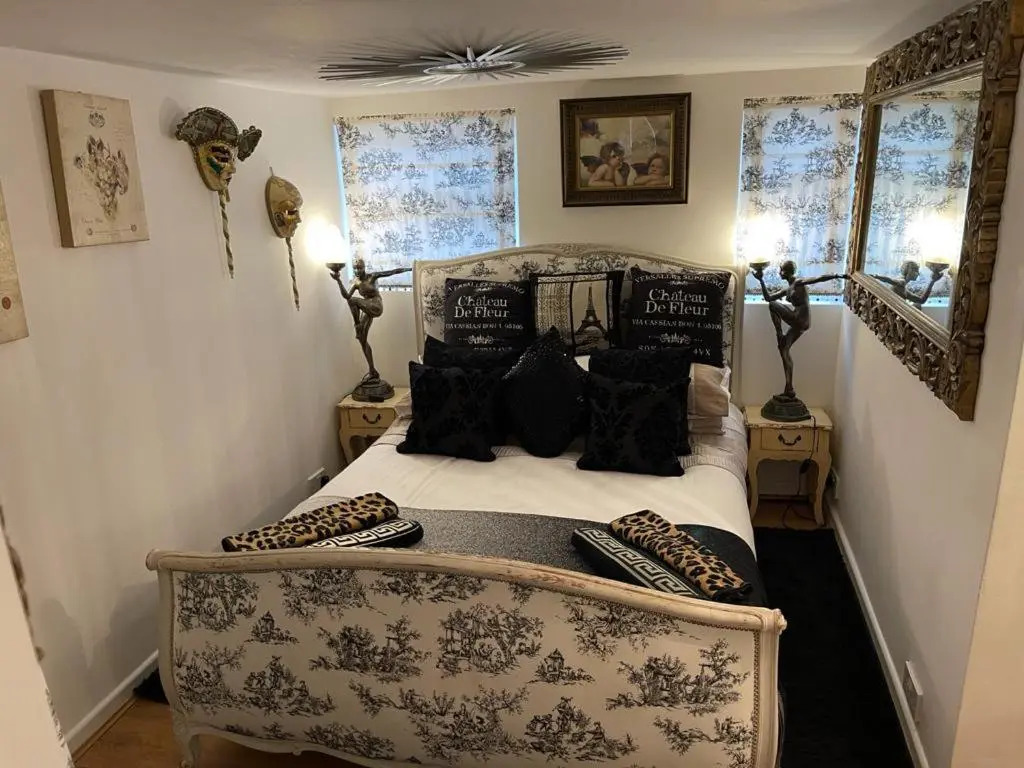 Olivia House