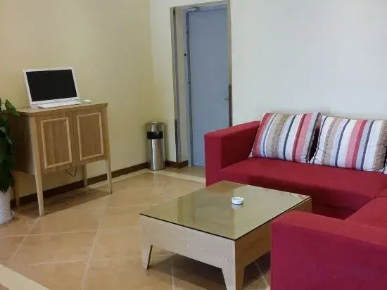 Home Inn (Shanghai Changxing Island Fenghuang Street)