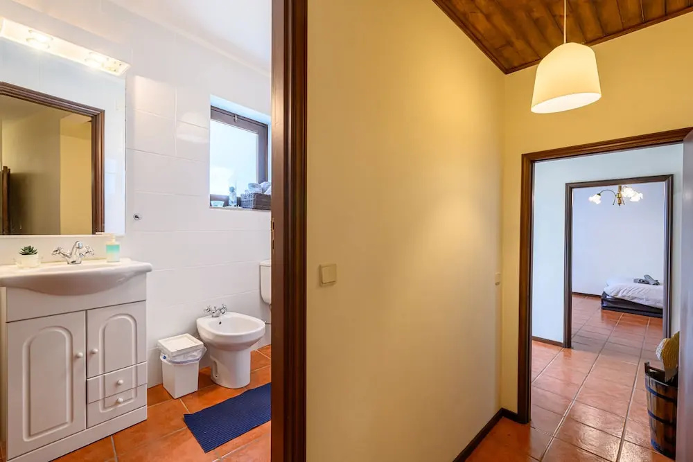 T4 House With Outdoor Pool and Wonderful Views