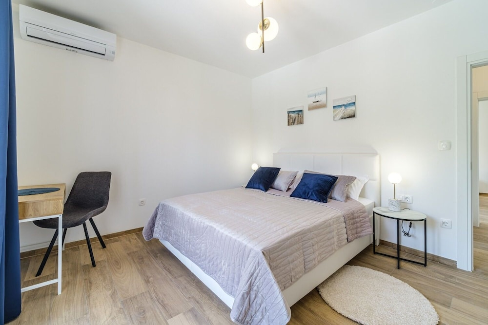 House Villa Gold