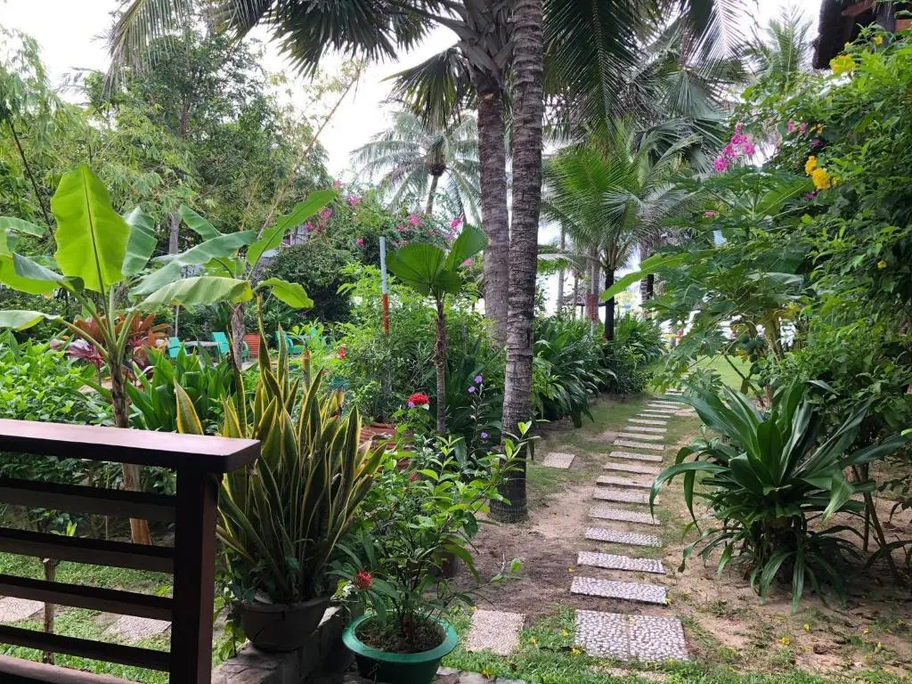 Full Moon Beach Resort