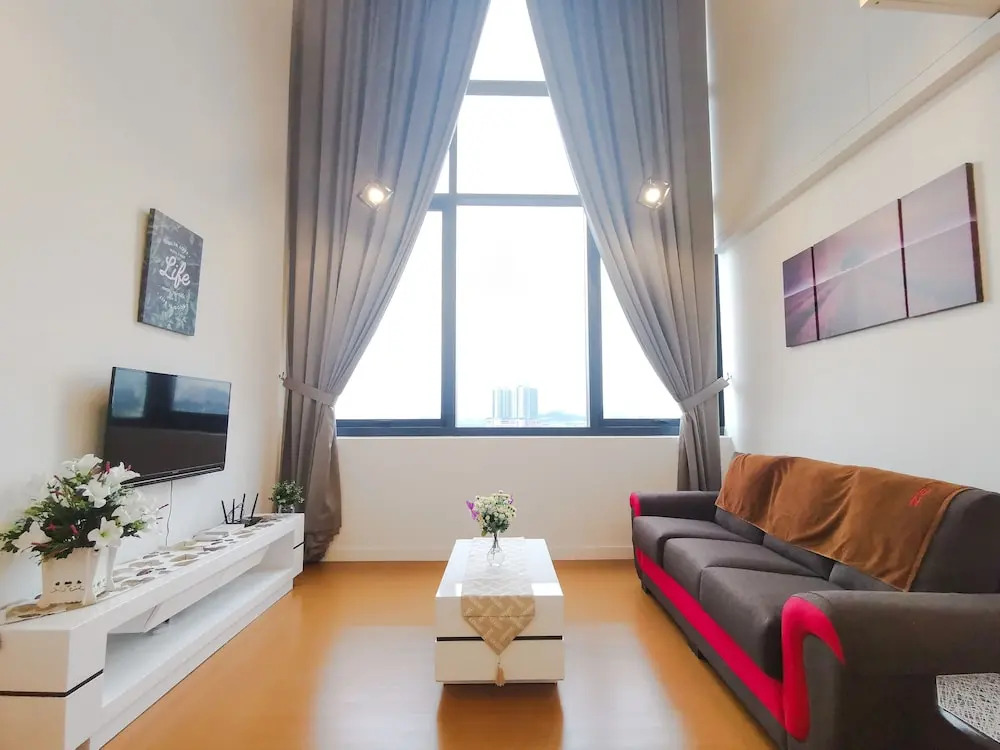 The Hub Service Apartment