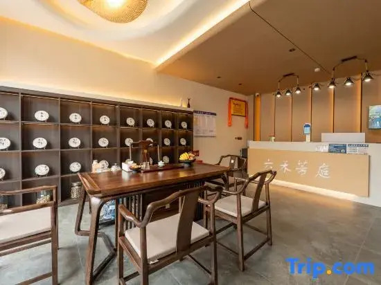 Liuhe Fangting · Liuhe Garden Court Oxygen-Supplying Garden Boutique Stay (Dukezong Ancient City)