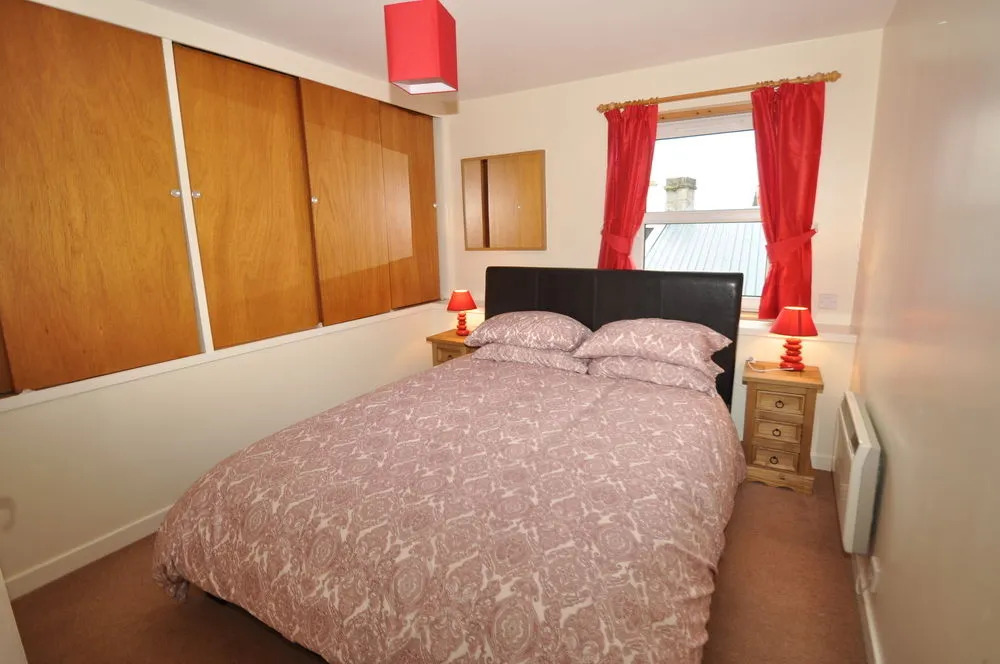 1 Varis Apartments