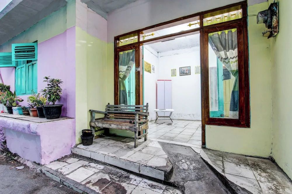 Hotel O Karomah Kostel Syariah